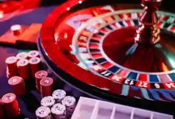 dwa77 taruhan online platform terpercaya Indonesia odds kompetitif sepak bola olahraga